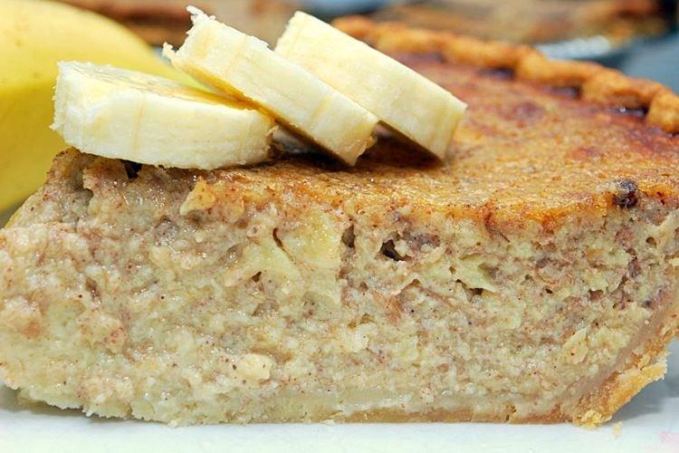 Ciasto bananowe z sosem bananowym w piekarniku - przepisy kulinarne