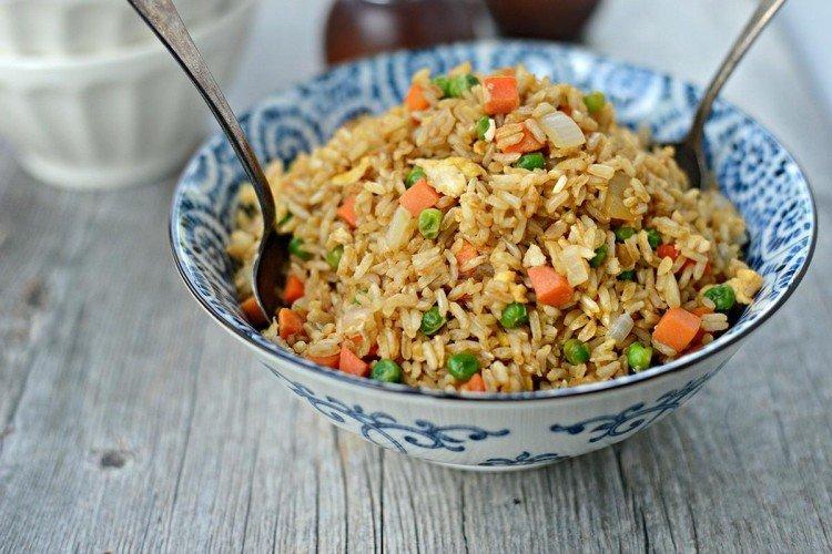 Chiński ryż jajeczny - przepisy na dania ryżowe