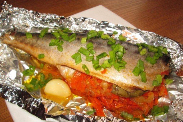 Ryba z pomidorami zapiekana w folii