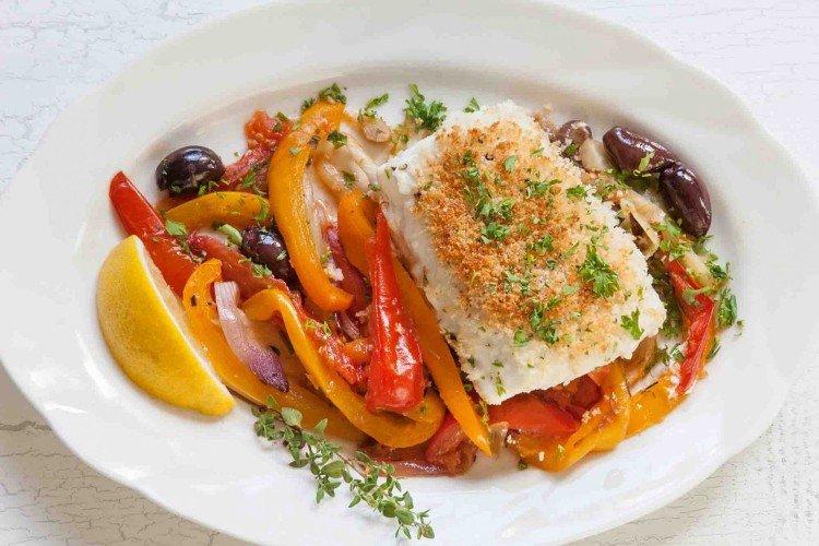 Ryba z papryką i pomidorami w piekarniku