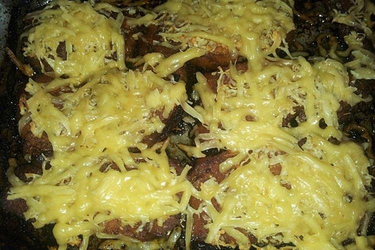 Kotlety schabowe z czosnkiem i serem - przepisy kulinarne