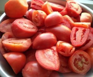 Pomidory z cebulą na zimę